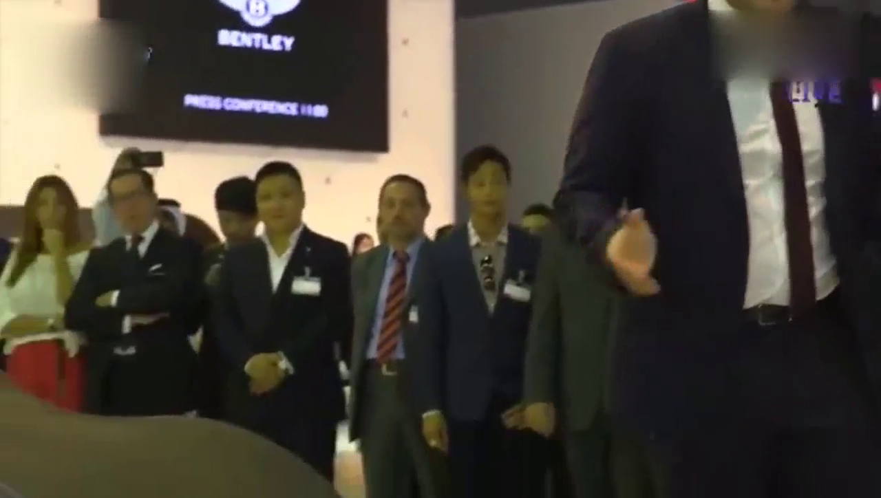 迪拜超级跑车Fenyr SuperSports全球首发