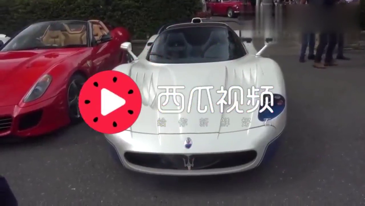 一群千万级超级跑车聚集 唯独这辆十分亮眼