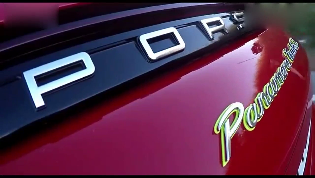 2018款保时捷Panamera混合动力运动跑车