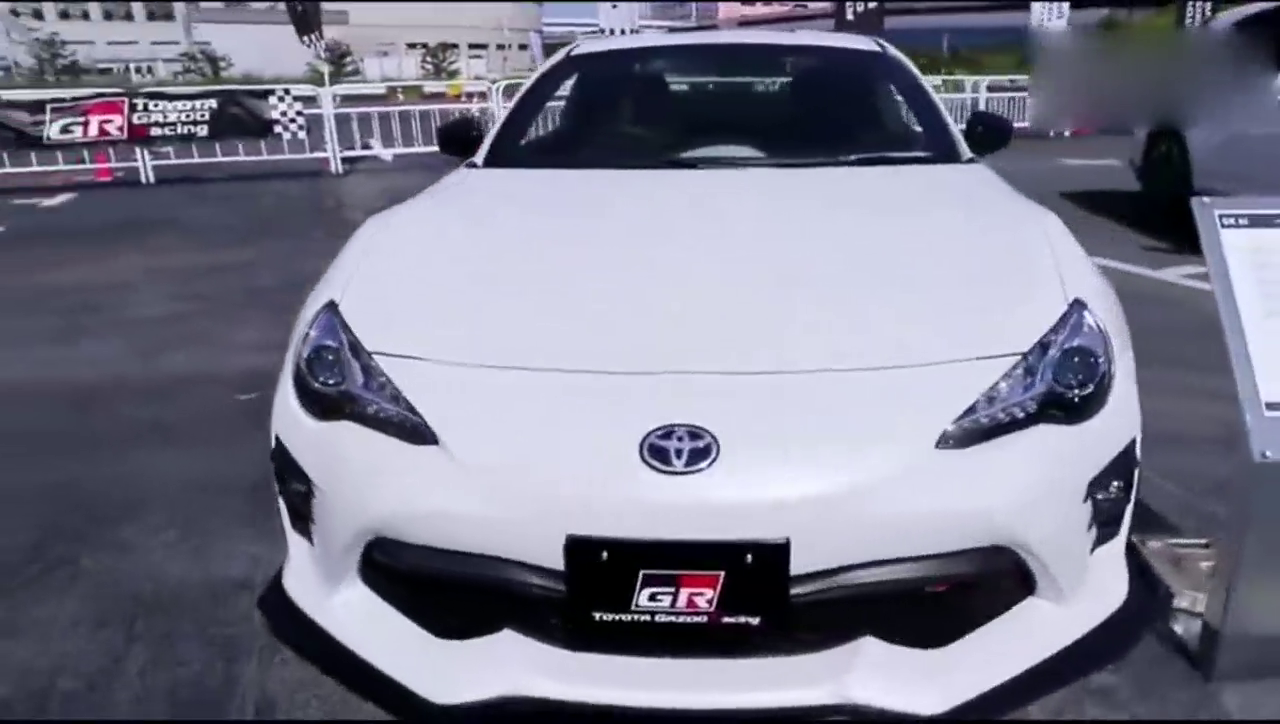 新款的丰田86GR运动版，这台纯跑车仅售25万，动力更出色
