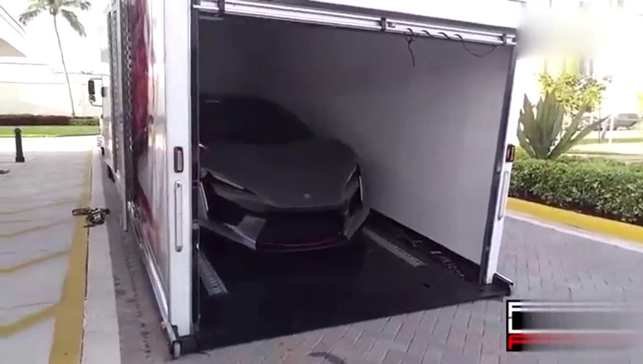 这辆跑车为什么价值9000万了？落地之后才知道！