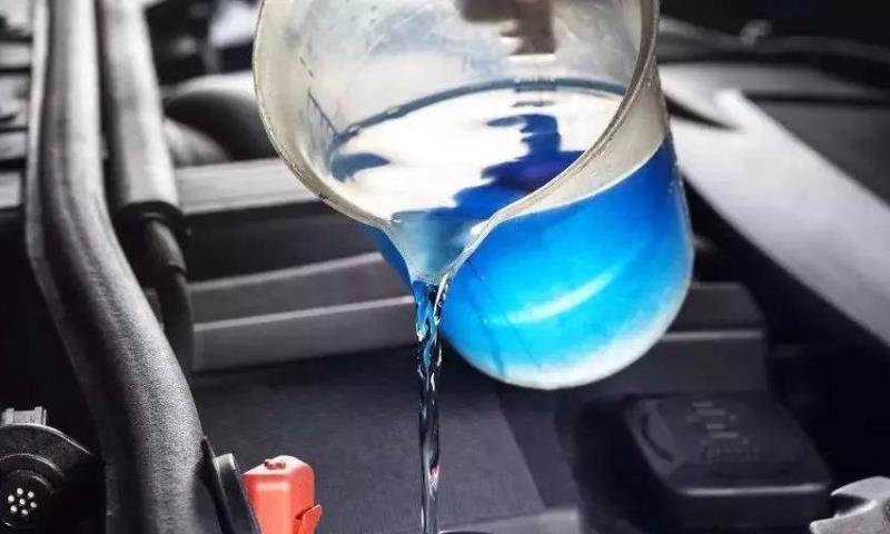 防冻液多久换一次？维修工：这个时间是极限，超过发动机就会报废