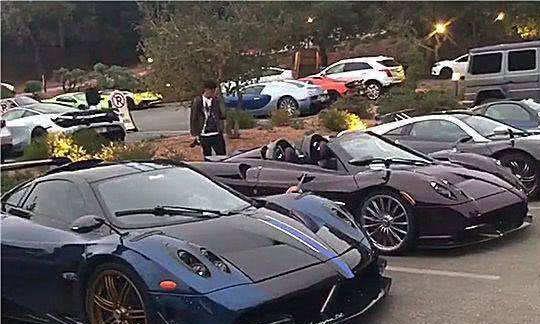 千万帕加尼换趟机油达15万，拖车还得用地毯，网友：伺候个祖宗