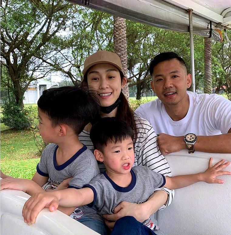 尹郎有多少人口_结婚七年,谢娜与张杰从夫妻二人到一家四口,18字总结却让人感(3)