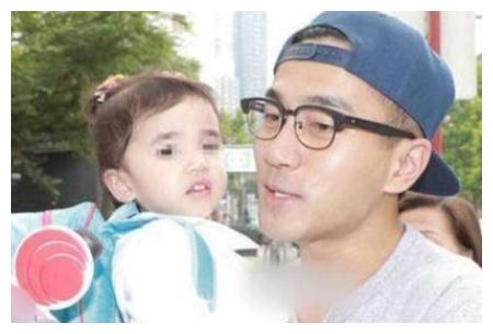 刘恺威陪女儿过年,奶奶全程陪伴小糯米太贴心