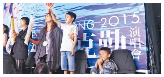 比刘德华还低调的天王, 隐婚23年无人知, 如今两个儿子曝光