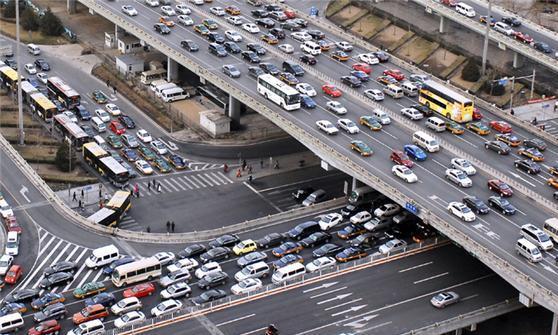 车主注意！11月起，北京“限行”再升级，非京牌一年只能在京84天