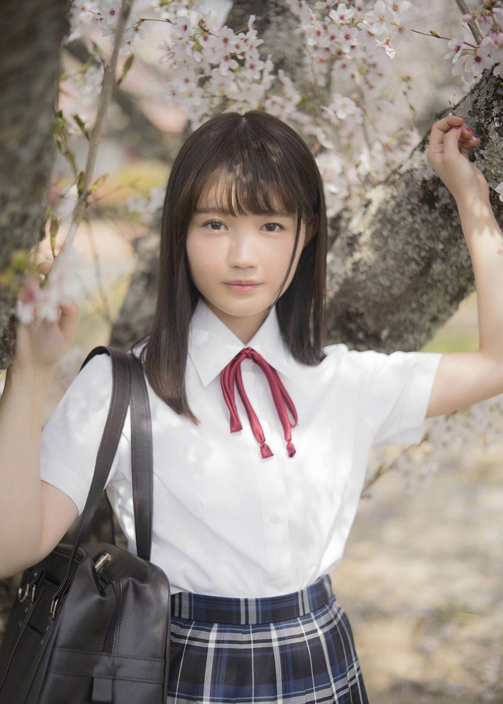 尾崎由香写真 少女和花