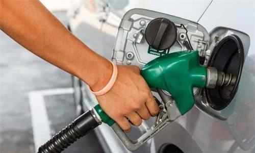 “中石油”与“中石化”有何不同？老司机：多开开你就清楚了