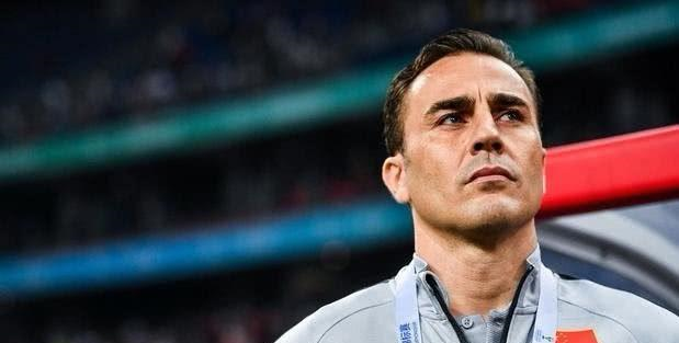 泰国3人进攻打穿国足5人防线,李磊冯潇霆眼神