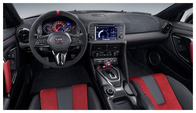 造型时尚,引起围观:尼桑GT-R Nismo