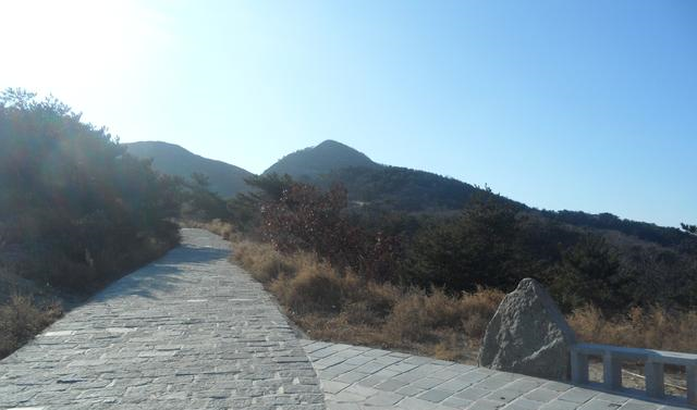 冬季再豋大连小黑山，顶峰绝壁藏古寺，雪天险峻的山峰让记忆满满