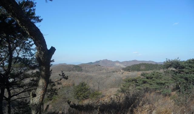 冬季再豋大连小黑山，顶峰绝壁藏古寺，雪天险峻的山峰让记忆满满