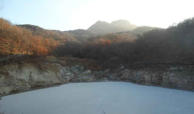 冬季再豋大连小黑山，顶峰绝壁藏古寺，雪天险峻的山峰让记忆满满