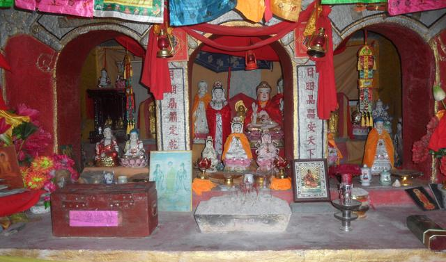 冬季再豋大连小黑山，顶峰绝壁藏古寺，雪天险峻的山峰让记忆满满