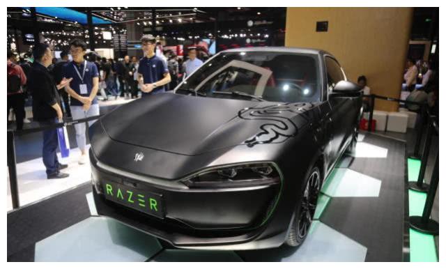 零跑Razer Chroma雷蛇幻彩概念版S01，车展实拍！