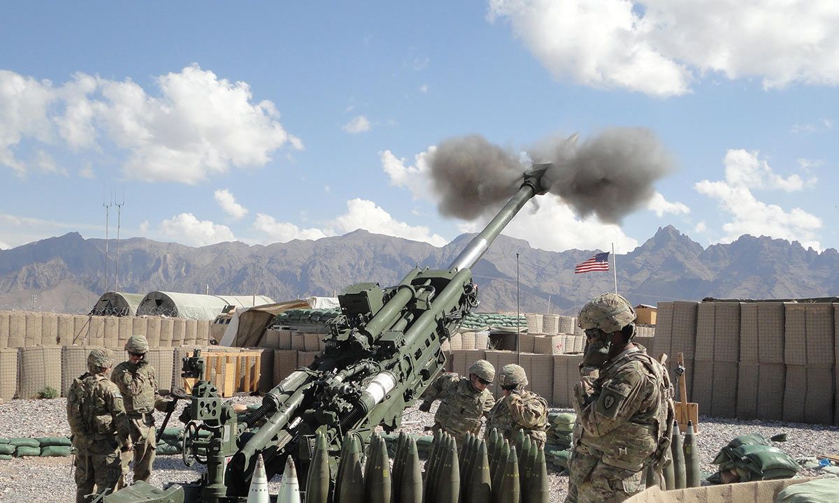 实拍美军最新装备m777轻型155毫米榴弹炮