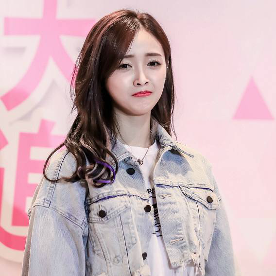 假如帮卜凡选女朋友,以下女神你选谁,聪明