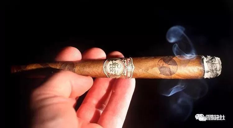 福恩特的“大肉瘤”雪茄闻所未闻盘点形形色色的异形雪茄 福恩特的“大肉瘤”雪茄闻所未闻 盘点形形色色的异形雪茄