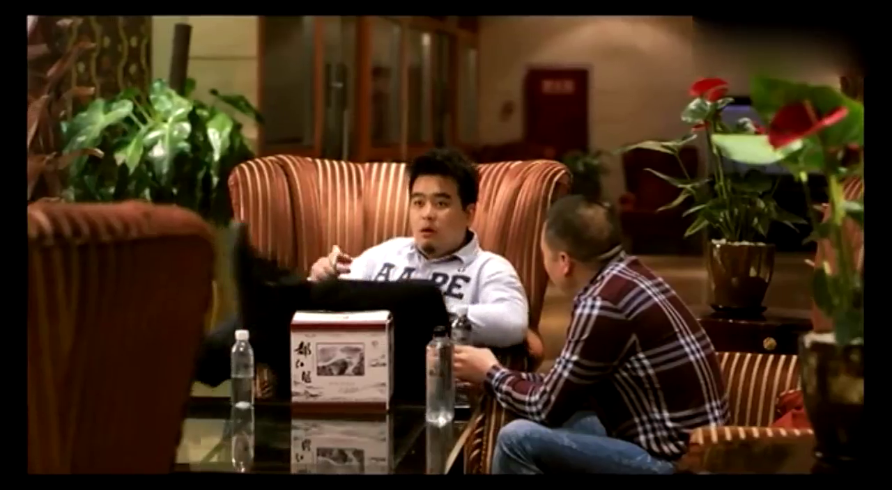 美女为辆跑车就和男友老板好上了，爱马仕终究敌不过兰博基尼