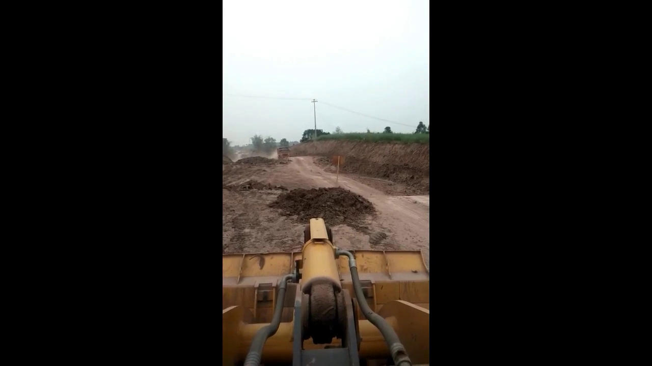 师傅你开得是卡车不是跑车