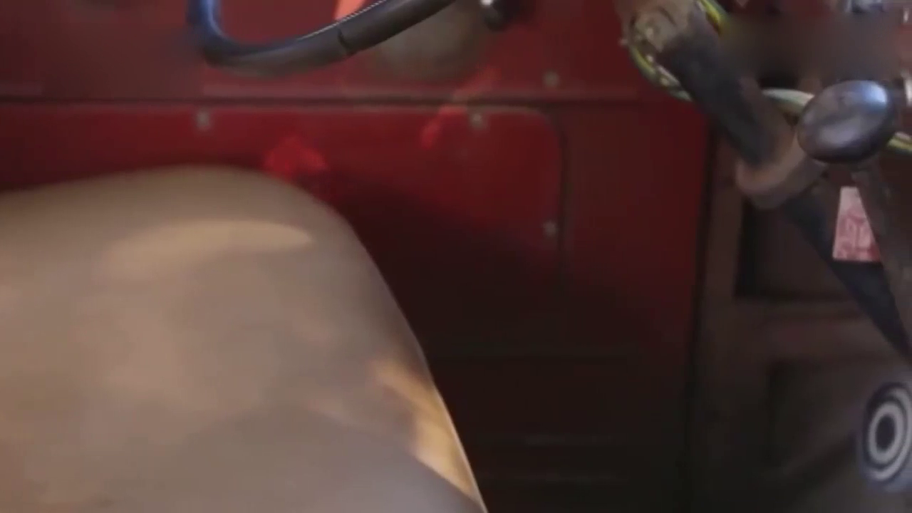 废旧大卡车居然被他们变成了小怪兽