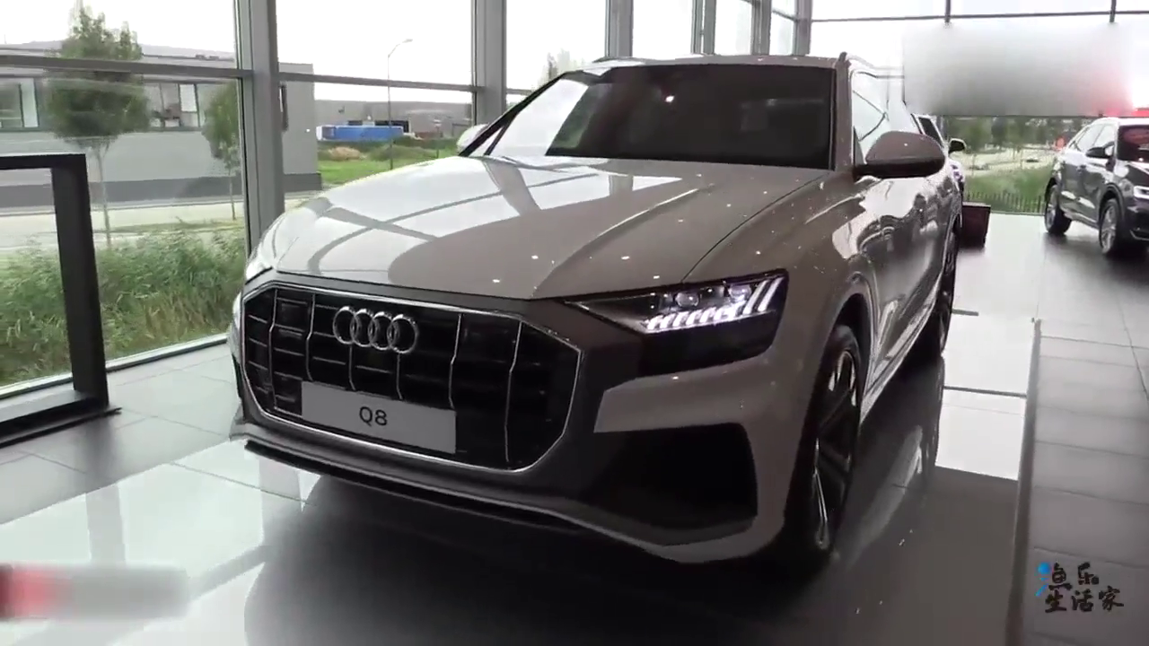 跑车志：2019款奥迪Q8到店实拍，打开无框车门后