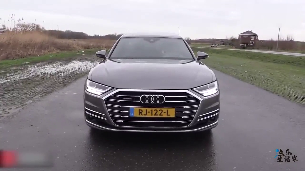 跑车志：按下2019款奥迪A8车钥匙