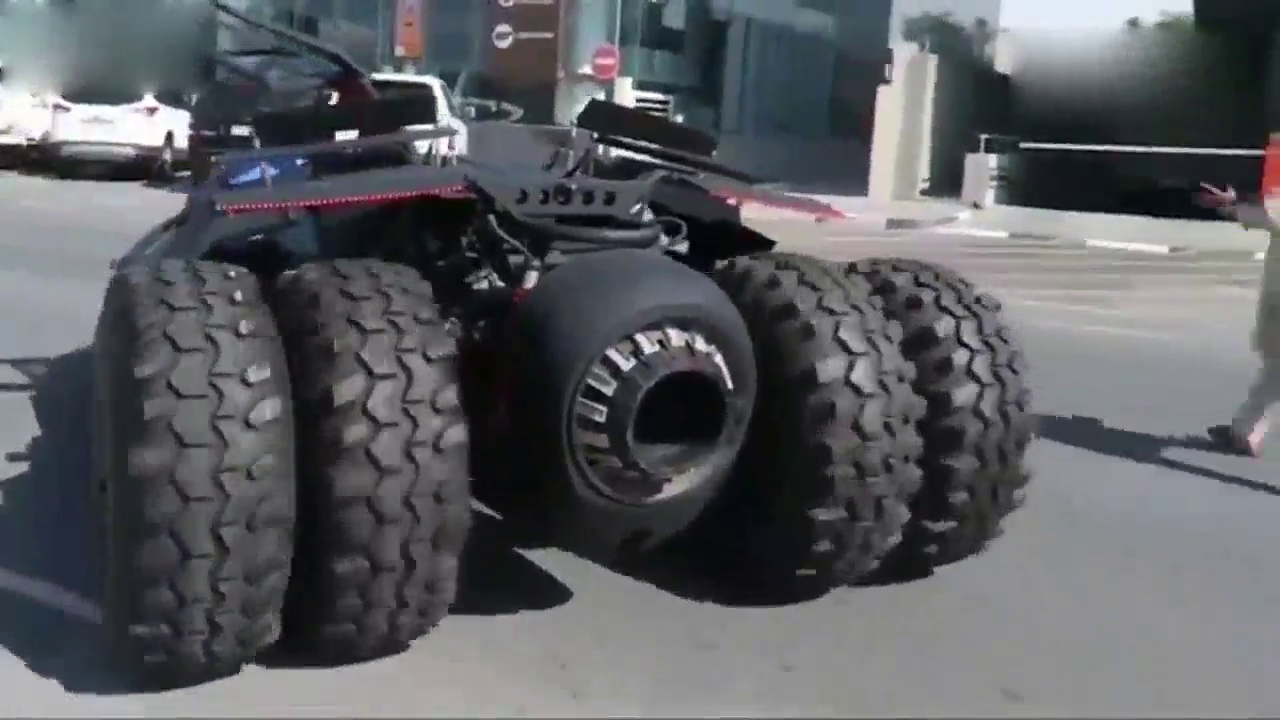 迪拜王子豪掷9000万定制的跑车, 倒车那一刻才知道有多么霸气!