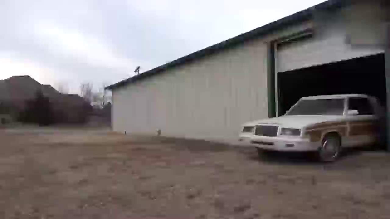 全是回忆！土豪开了35年的克莱斯勒跑车，却用这样的方式处理了它