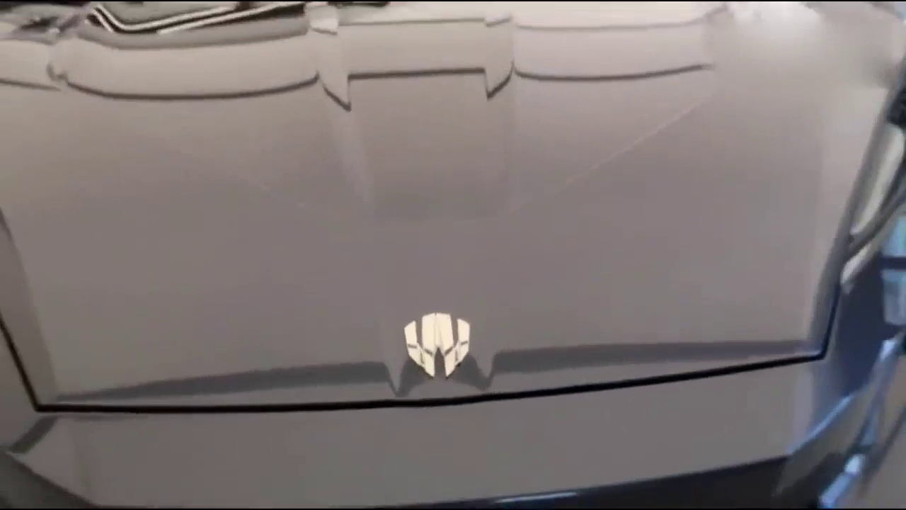 小伙买了一辆莱肯跑车，看到发动机的瞬间我蒙圈了！