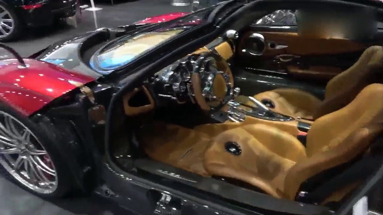 女朋友送跑车！三辆帕加尼，我该如何选择？