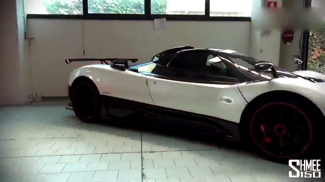 帕加尼跑车为啥比兰博基尼还贵，车主踩了一脚油门全明白了