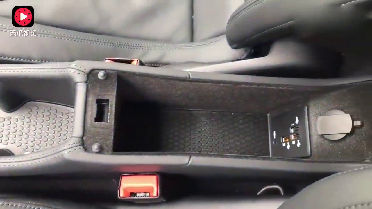 迈凯伦车主按下旋转按钮那一刻，才知道什么叫超级跑车