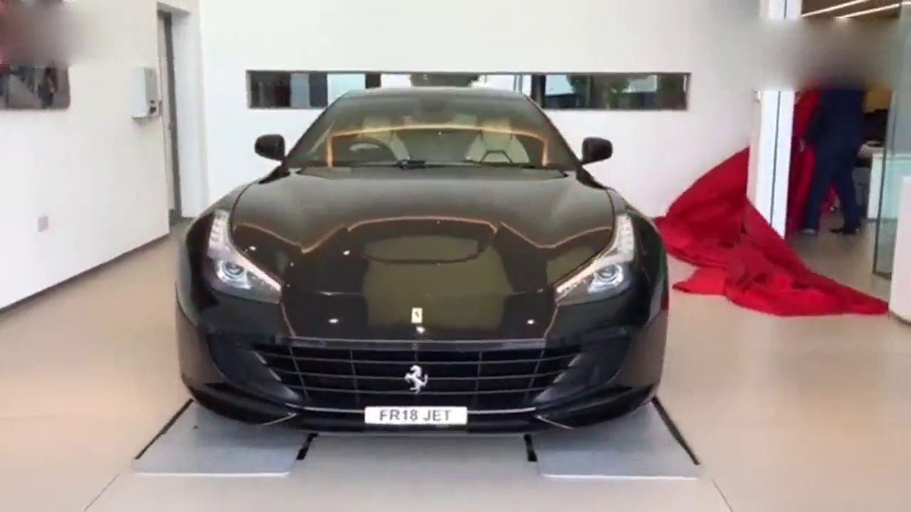 可以用作旅行车的法拉利，拥有超跑家族的特点，内饰更是舒适