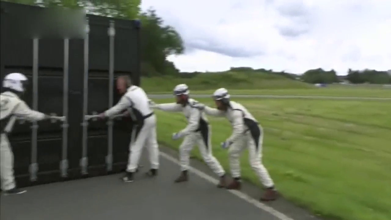 车门打开的那一刻，才体会到什么叫真正的超级跑车！