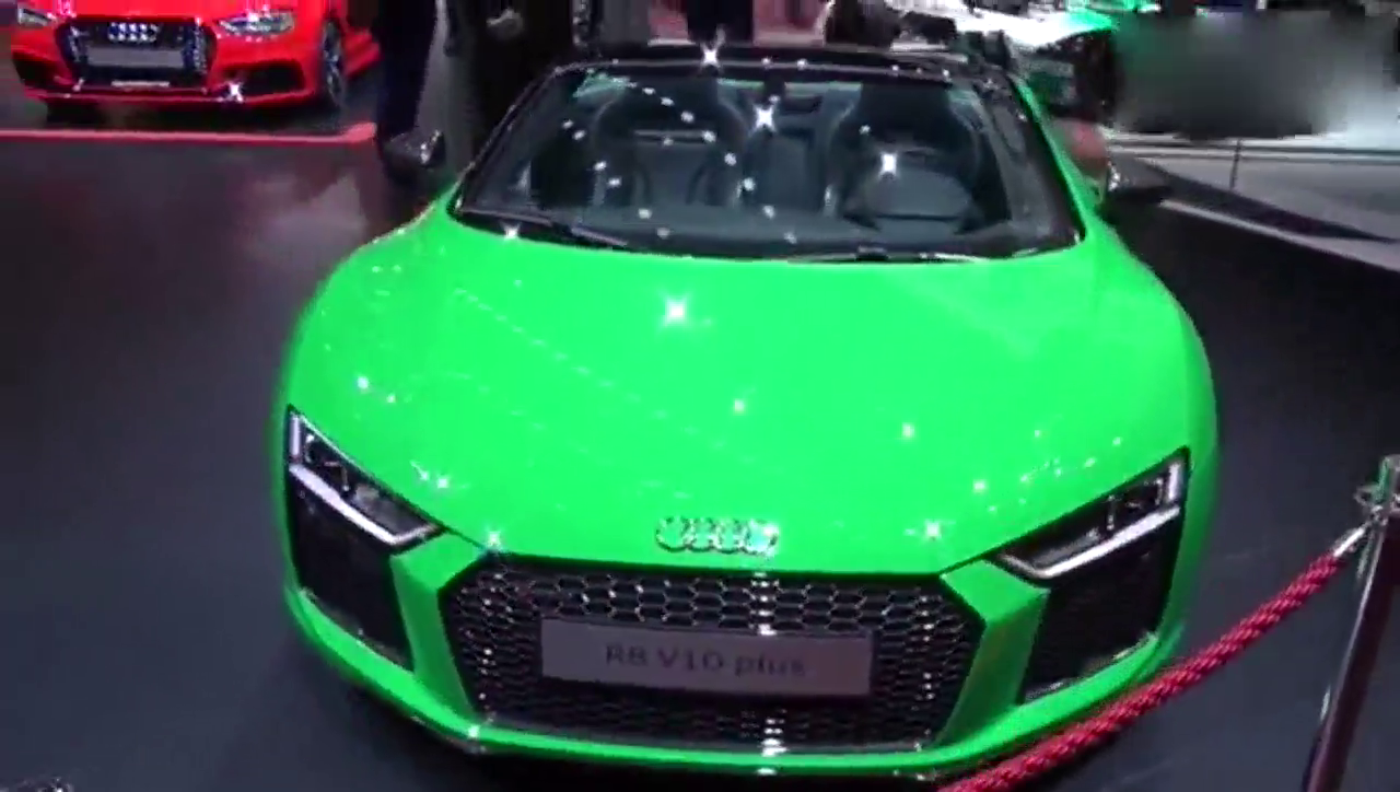 奥迪R8 V10敞篷跑车，百公里加速3