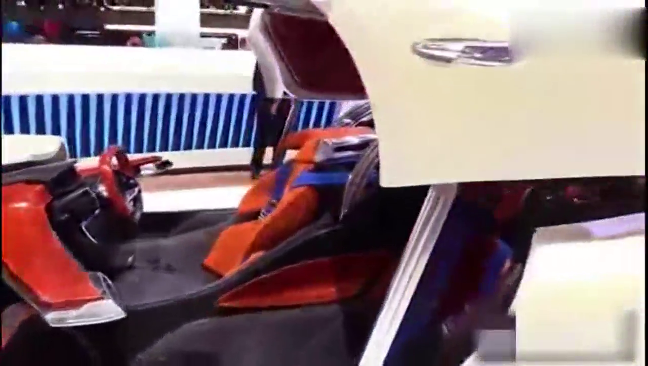 个性十足 车展实拍 泰克鲁斯·腾风超跑 惊艳全场