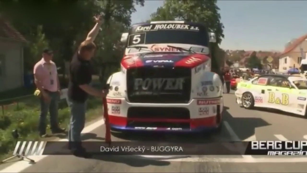 卡车也能攻山？1200匹卡车暴力攻山！