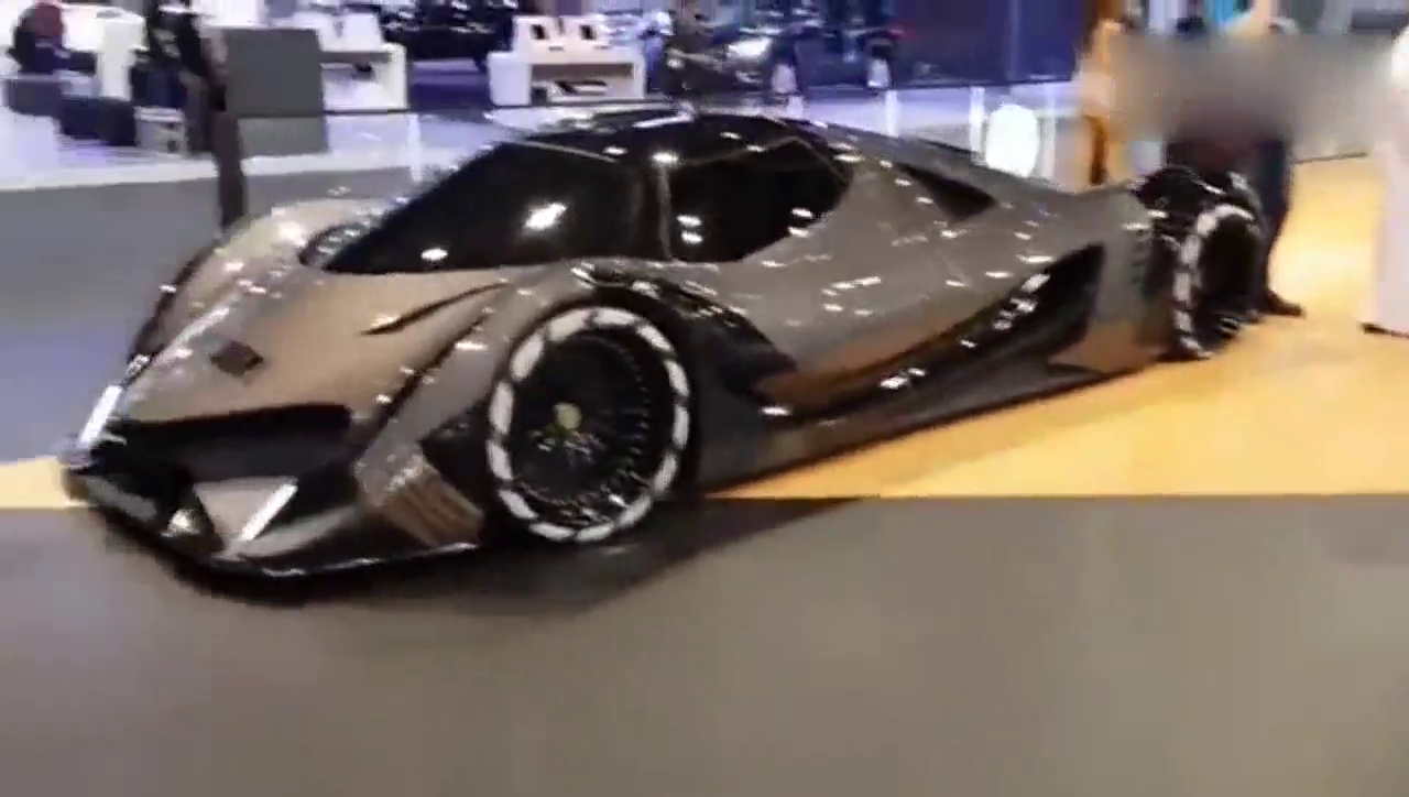 迪拜车展，领略世界各类稀有豪车