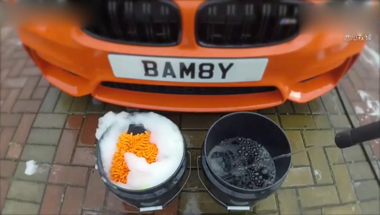 花一百万买来的宝马跑车，车主直言洗车太累