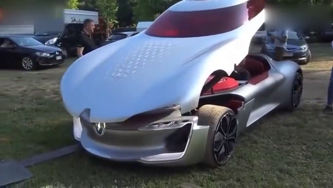 土豪价值上亿的超级跑车到货，打开车门后，土豪不淡定了