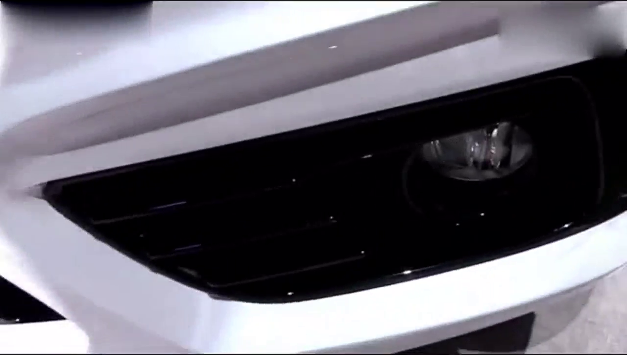 2018款宝马225xe运动旅行车，插电混合动力百公里油耗才2升