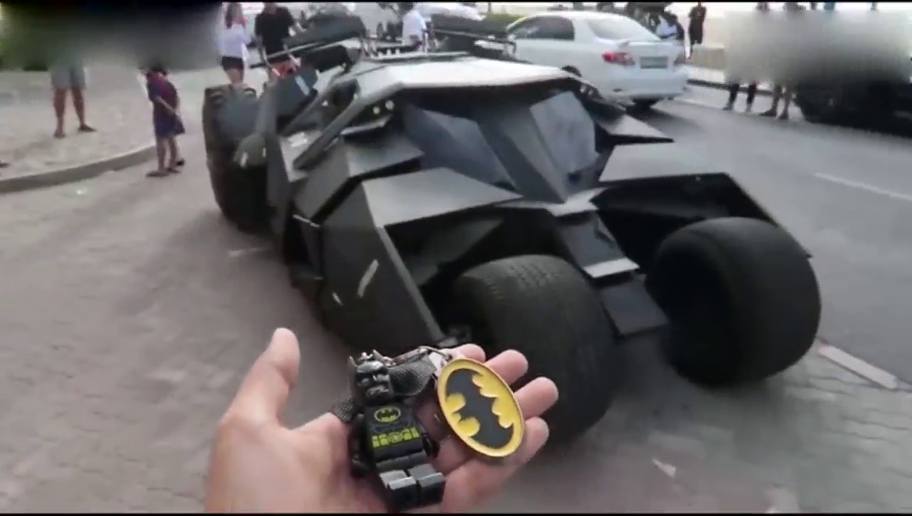 三千万的跑车钥匙长啥样，拿在手里后车主不知所措