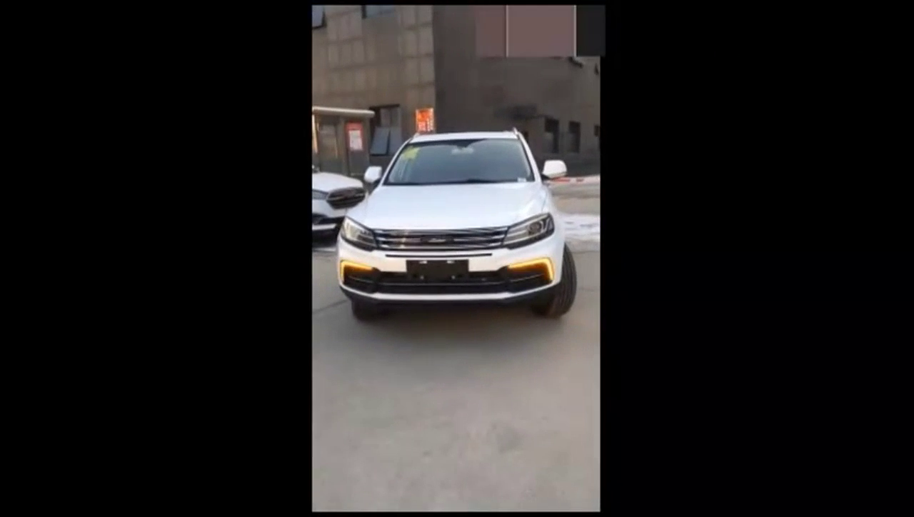 众泰T600按下车钥匙后，看到LED灯和豪华内饰后不再考虑合资车了