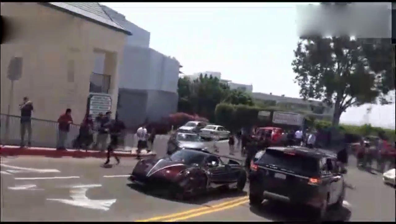 价值3000万的超级跑车，女孩坐上车的一刻才知道有多尴尬