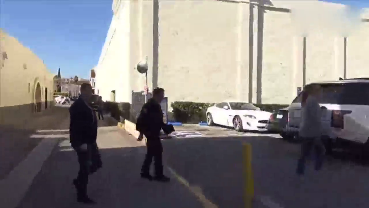 价值3000万布加迪跑车 车主上车的瞬间才知道气场有多强大