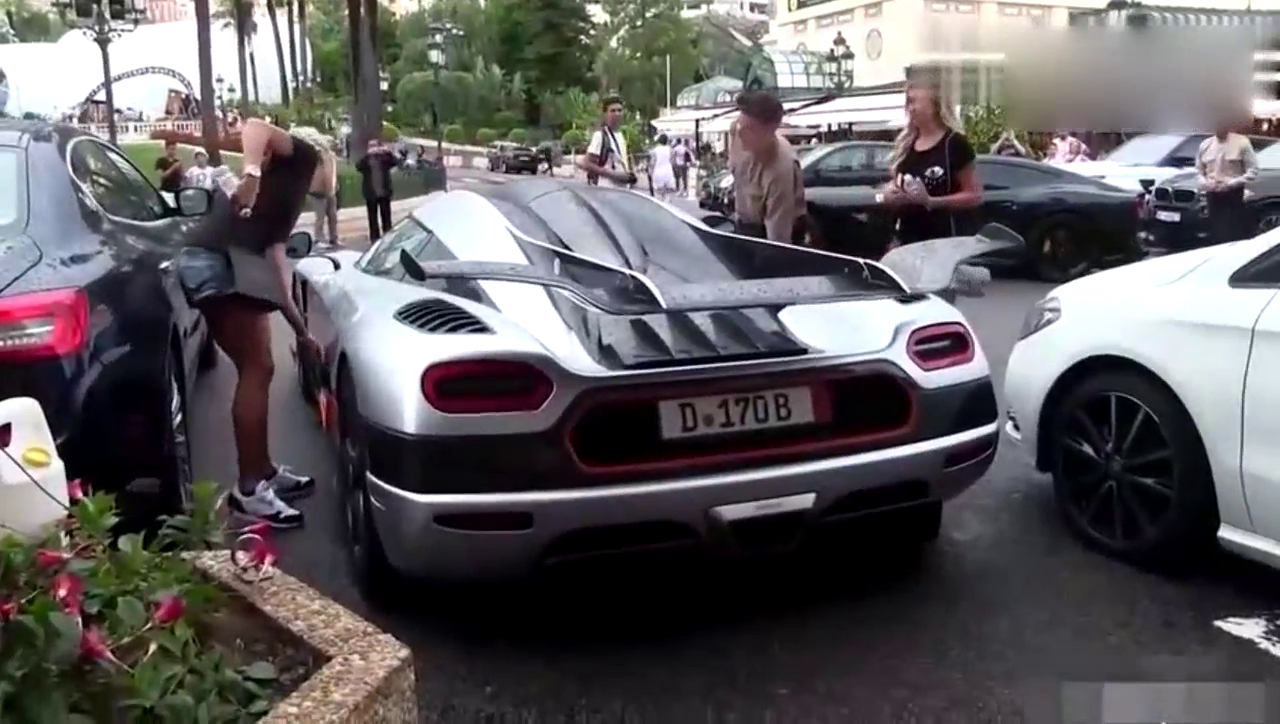 价值9000万的超级跑车，车主下车那一刻，保安说自己紧张了！