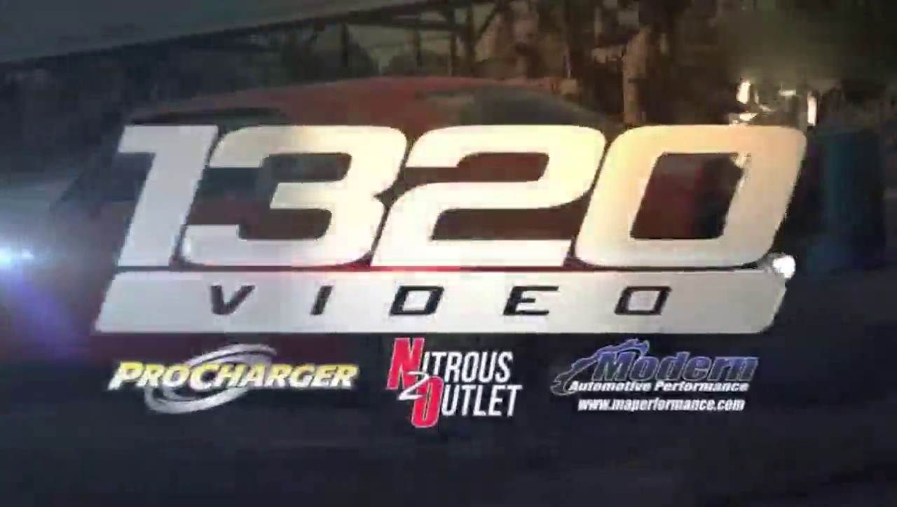 火箭车对农场卡车直线加速赛，谁是胜利者？