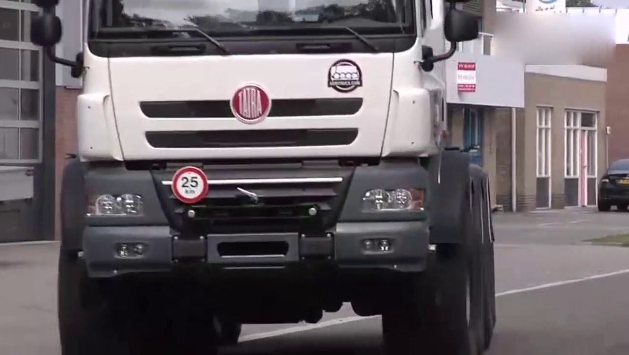 捷克太脱拉卡车全轮驱动大单胎，竟是一台农用车